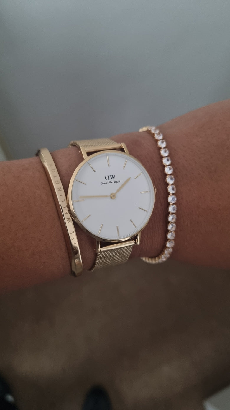Photo from a customer review: 5 out of 5 stars, Phindile